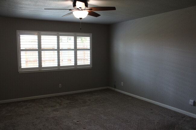 Photo - 425 Bluefield Ave