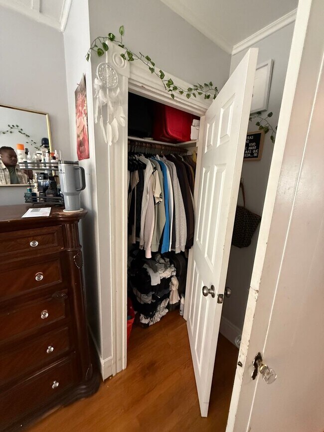 Photo - Allston 5 Bed – 1,700 Sq Ft – W/D in Unit – No Fee – 9/1