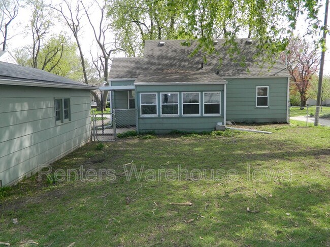 Photo - 5905 College Ave