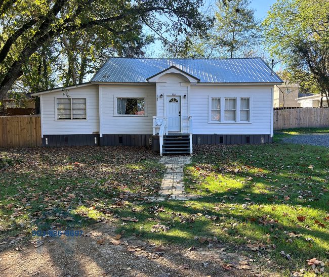 Building Photo - 302 E Houston St Rental