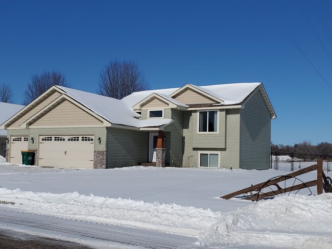 Photo - 1283 Blue Jay Pl