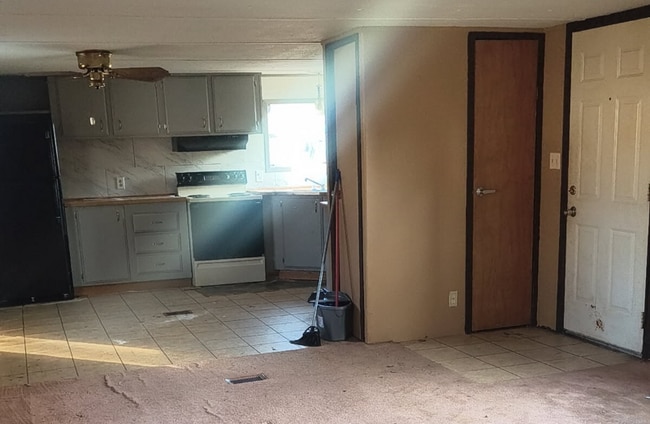 Photo - 615 S Bell St