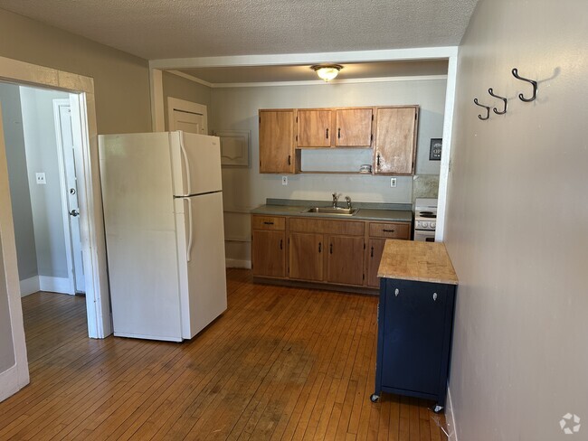 Building Photo - 156 Main St Unit 2 Rental