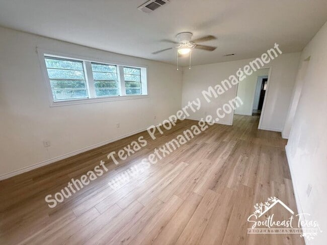 Photo - 908 Stilwell Blvd