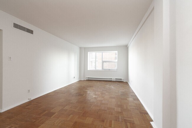 49 St Clair Ave W Unit 406