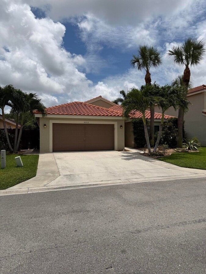 Photo - 8202 White Rock Cir