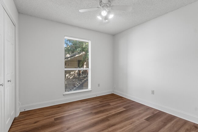 Photo - 11011 Cal Rd Unidad 92