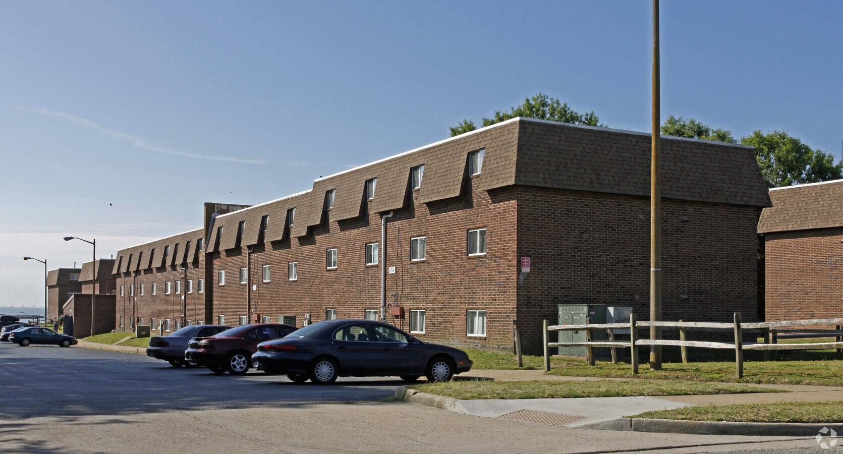 Photo - Aqua Vista Apartments