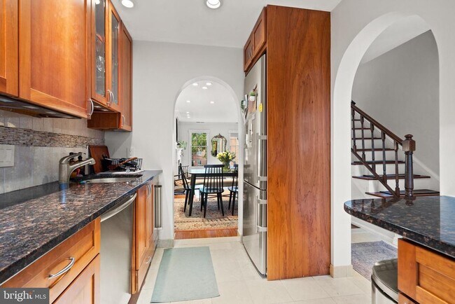 Photo - 1944 N Cleveland St