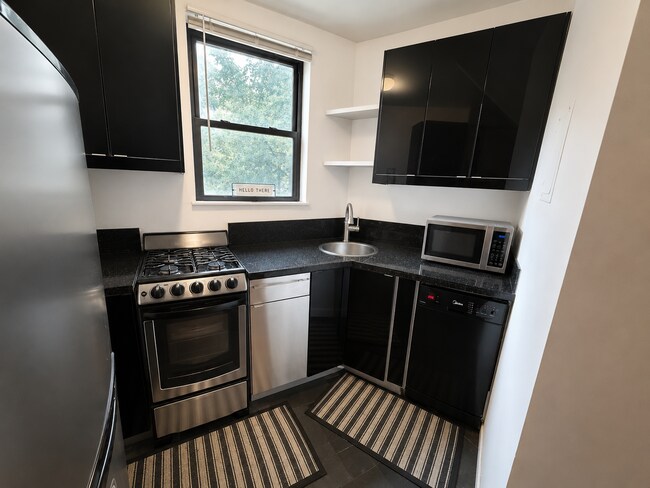 Photo - 1710 Commonwealth Ave