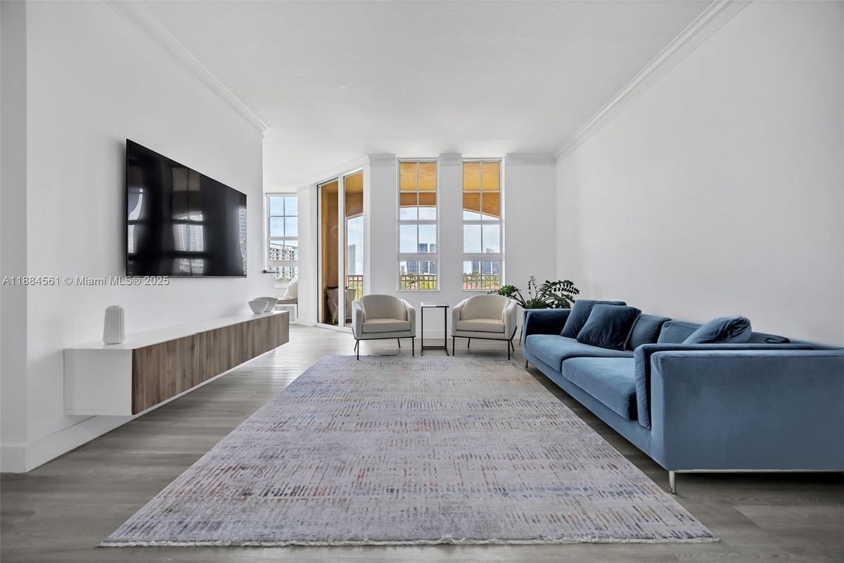 Photo - 3001 NE 185th St