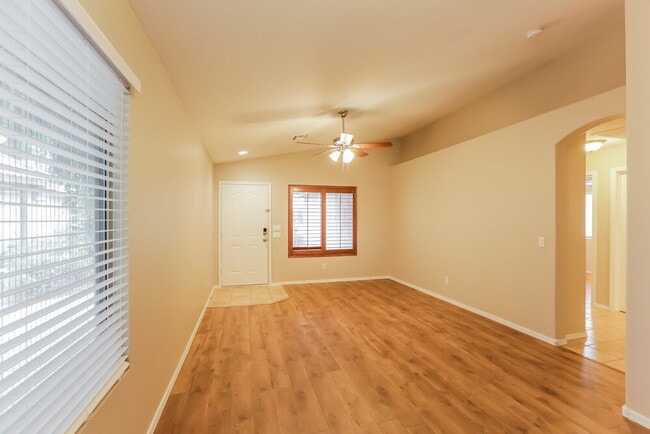 Photo - 2017 N 108th Dr