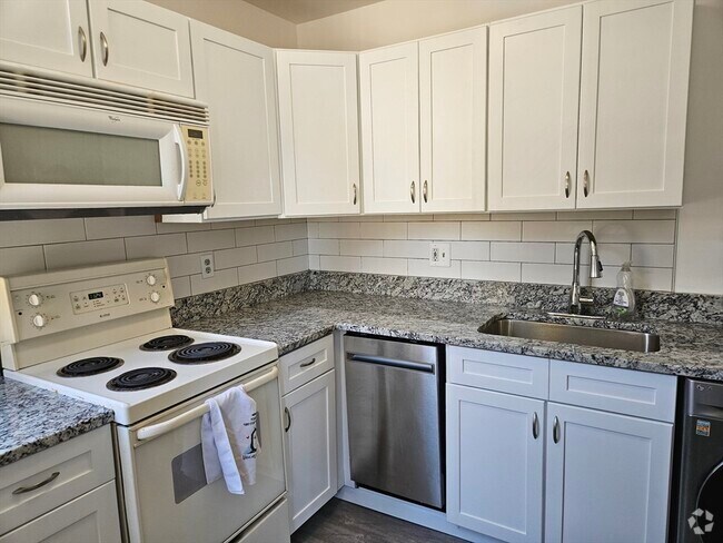 Building Photo - 1480 Commonwealth Ave Unit 1 Rental