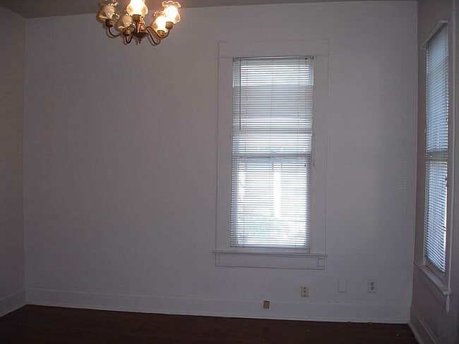 Photo - 315 W 21st St