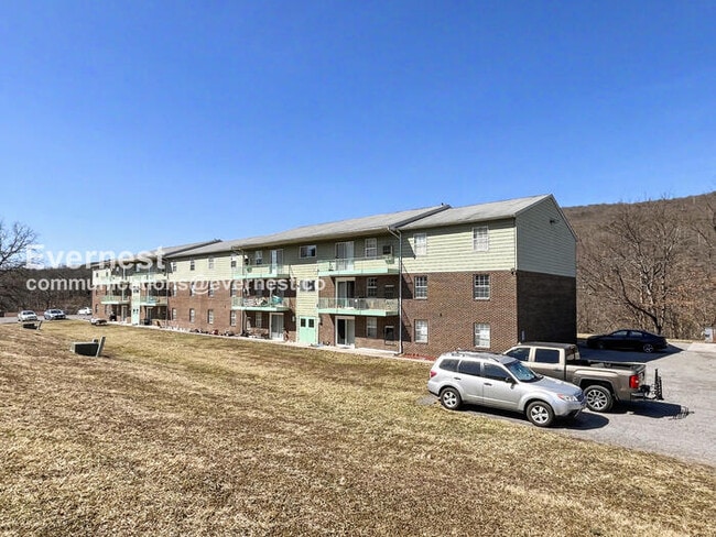 Building Photo - 12804 N Cresap St