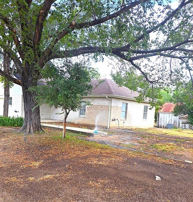 109 Davis Dr