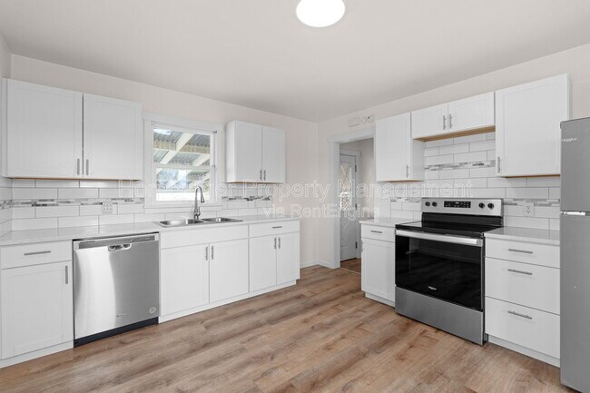 Photo - 6950 N Crestline St