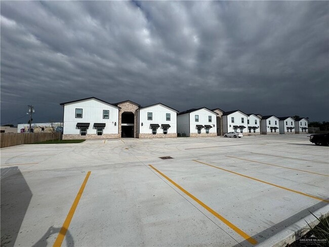 Photo - 13 Ragland Rd Unit 10