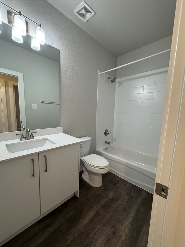 Photo - 9906 Grosbeak Ln