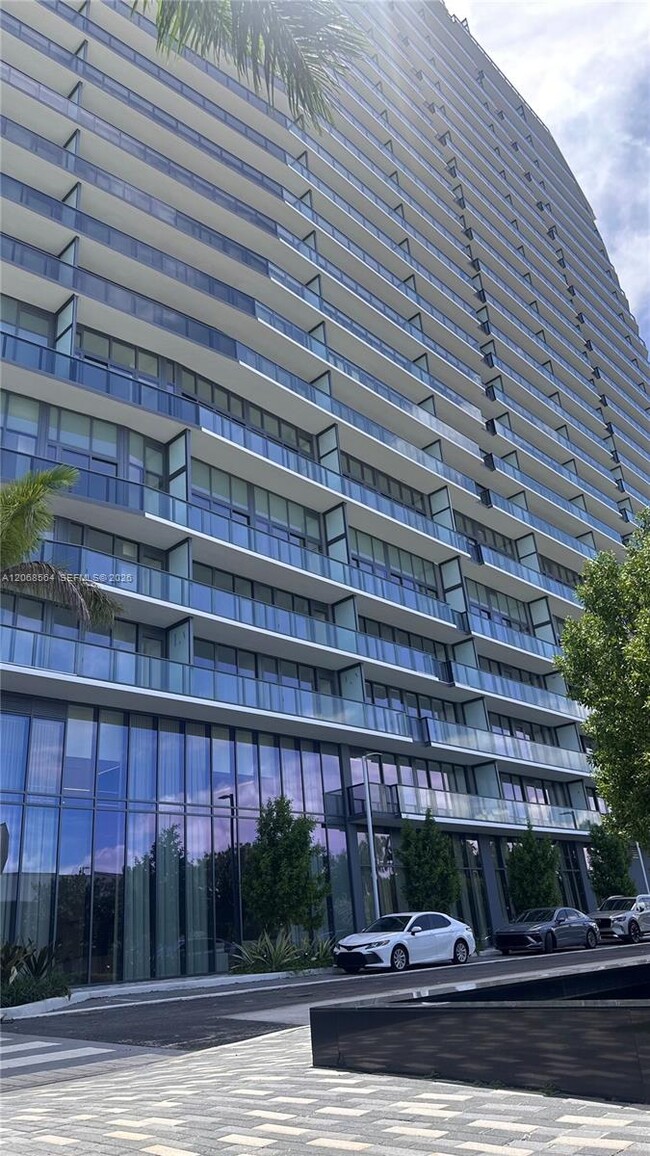 Building Photo - 1170 E Hallandale Beach Blvd Unit 803