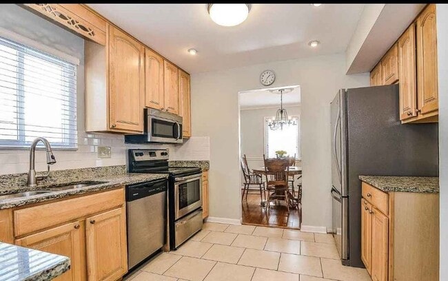 Building Photo - 211 Summers Ct Rental