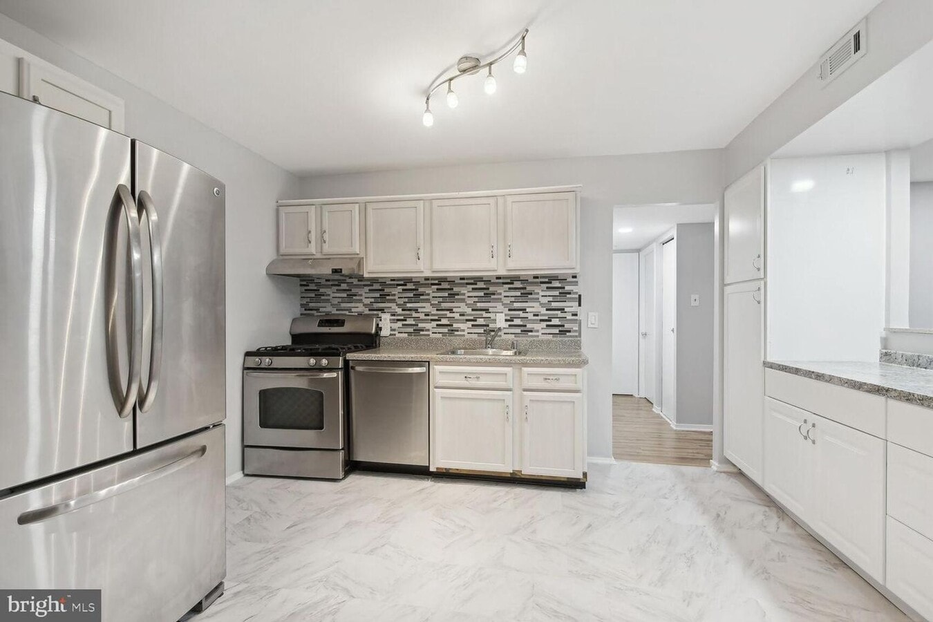 Photo - 1635 Parkcrest Cir Unidad 201
