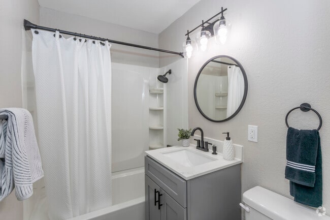 2BR - 1BA, 700SF