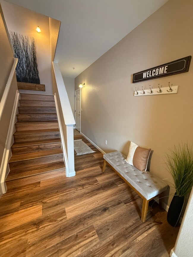 Entry - 6253 Kilmer Loop Unit 201