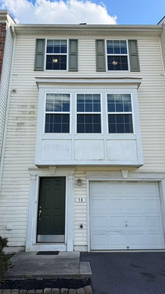 Photo - 38 Lombard Ln