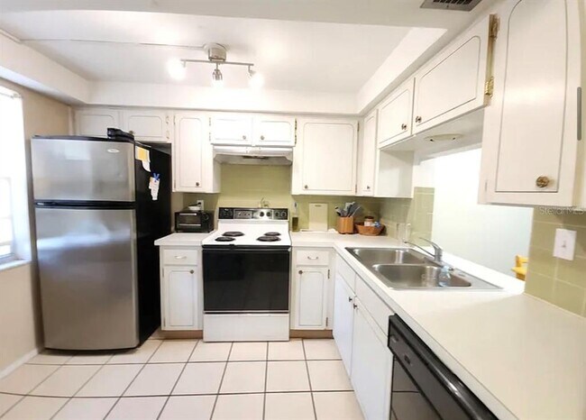 4240 Sheldon Pl Unit 4240