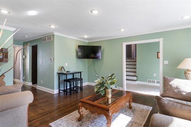 3525 Creighton Rd SW