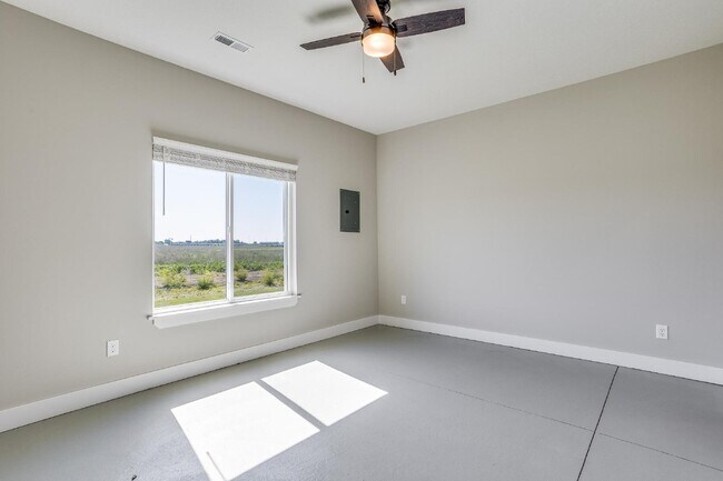 Photo - 5238 N Cypress St