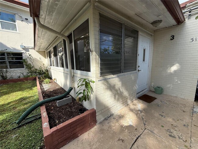 Photo - 318 SW 15th St Unit 1