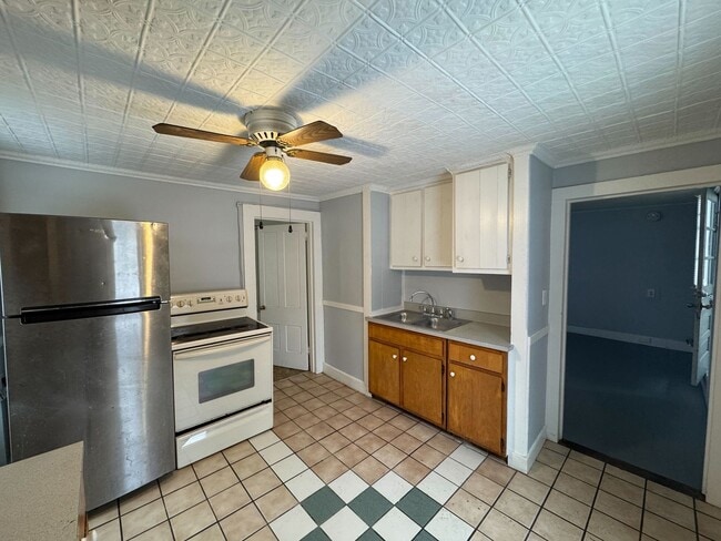 Building Photo - 16 Union St Unit 2