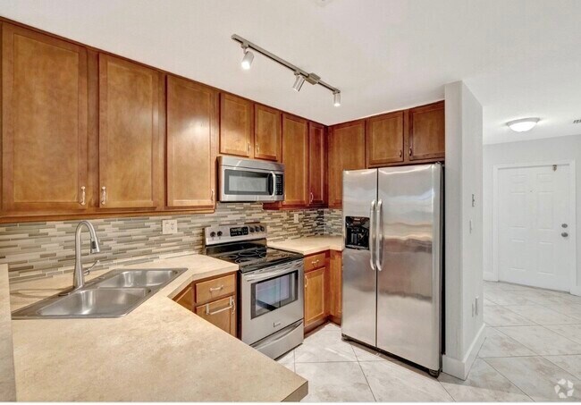 Building Photo - 3055 Riverside Dr Rental