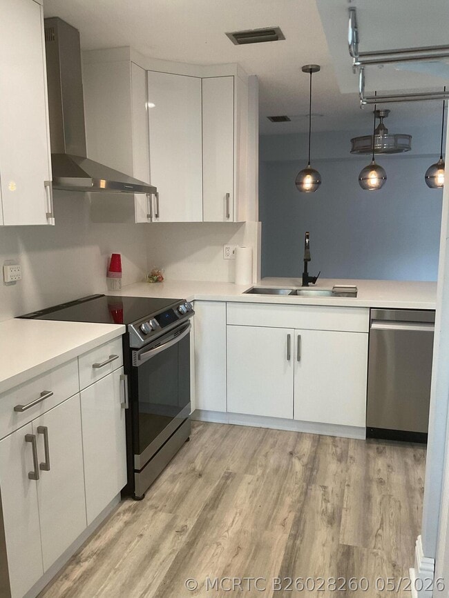 14898 Wedgefield Dr Unit 202