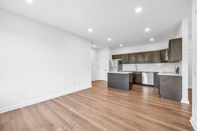 Photo - 315 Railroad Ave Unidad 201