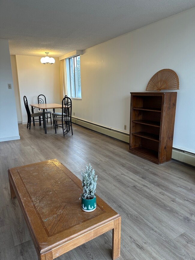 Photo - 2016 Fullerton Av Unité 1304