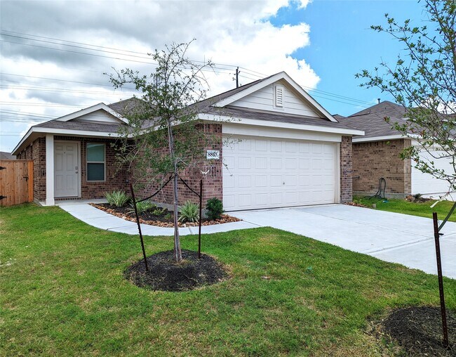 8810 Wooster Trails Dr