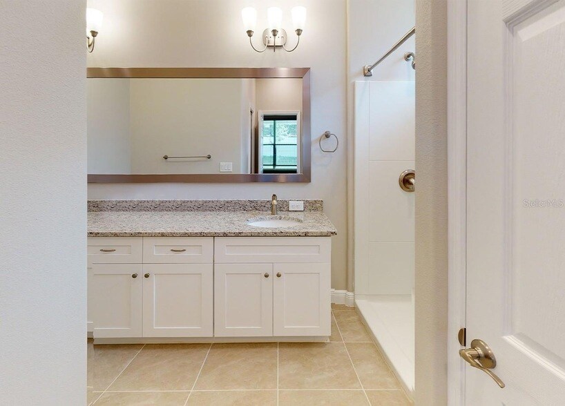 Photo - 82 Eleven Oaks Cir