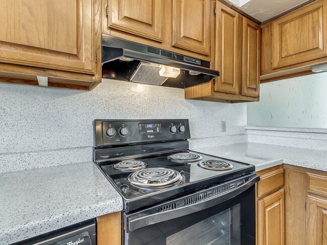 Mansion West - Kitchen