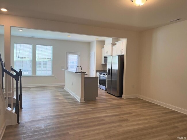 Photo - 2007 Nandina Trl