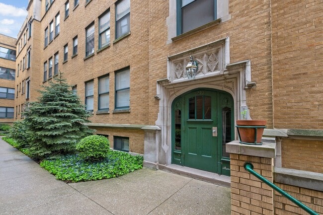 Building Photo - South Shore Unit Available Now