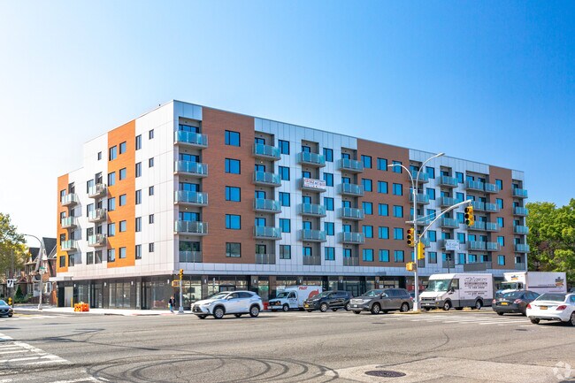 Front of building - 6298 Woodhaven Blvd Condo Unit 2