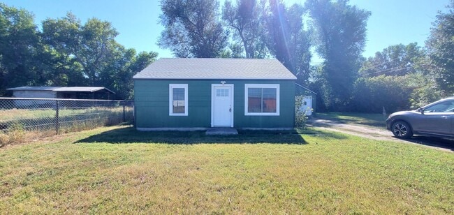 Building Photo - 2 bedroom 1 bath home in Lockwood!