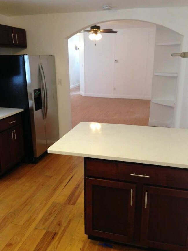 Photo - Elegant Modern Renovation. Stainless.Quart...