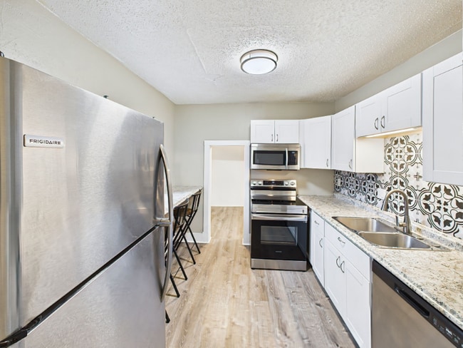 Photo - 404 S Race St