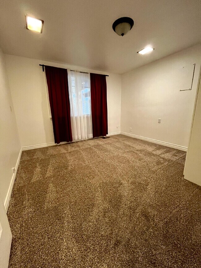 Secluded Puyallup Home with Full 2-Bedroom ADU and Panoramic City Views