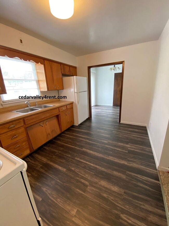 Photo - 717 Bismark Ave