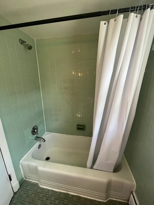 Photo - 115 W Monmouth St Unit 2